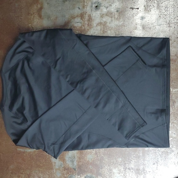 All in motion, men's black long sleeve fitted performance T-Shirt in size medium - Picture 5 of 6